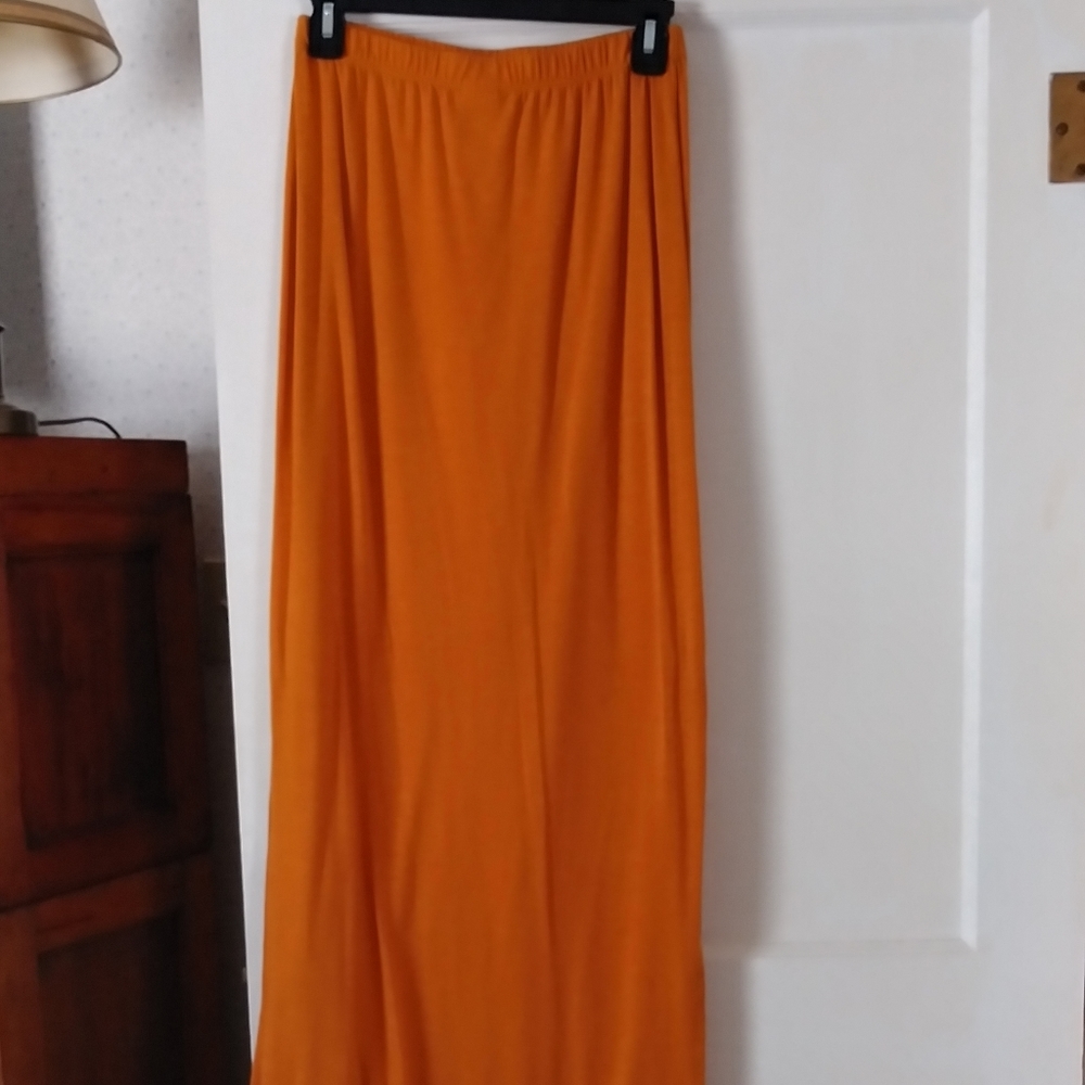 Maxi Skirt 🧡